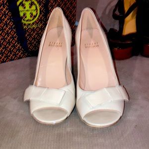 🙌🏻 Stuart weitzman peep toe bow pump size 6